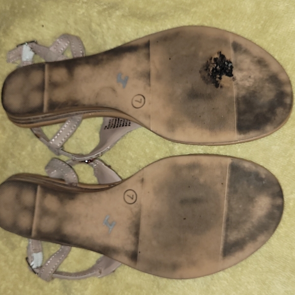 Beaded sandals. - Picture 4 of 9